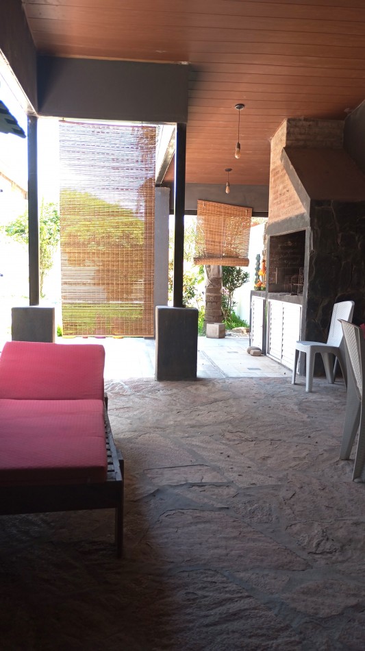  Casa en Venta en Santo Tome - 3 Dormitorios con Pileta y Quincho