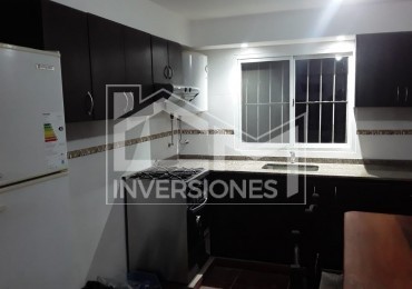 Casa al frente con 3 dormitorios cochera y departamento a terminar con su  entrada independiente a pasitos de Peñaloza !